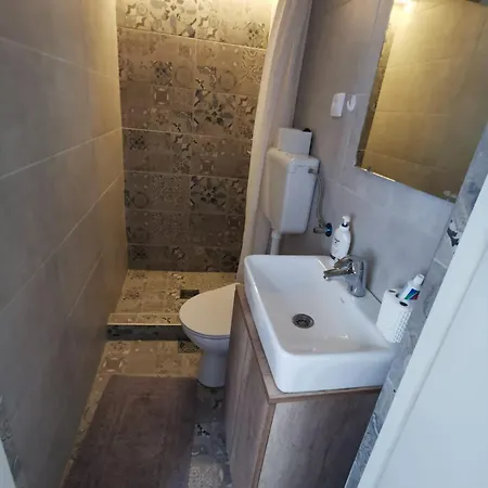 Apartment Gardos Wolf House Zemun